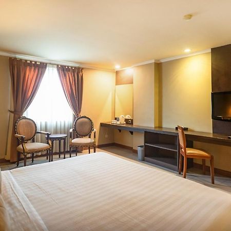 Olympic Hotel Jakarta Luaran gambar